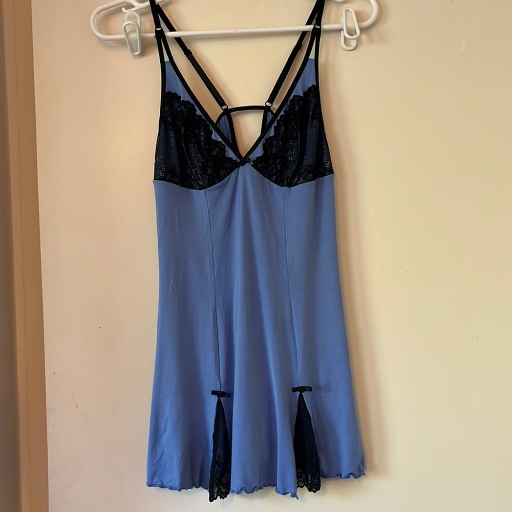 Jezebel Blue babydoll lingerie with black lace trim, Size Small